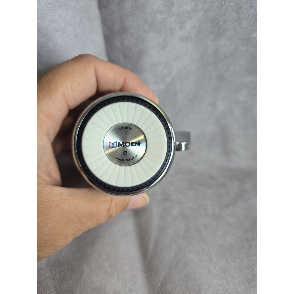 Moen Monticello Shower Head Silver Wall Mounted A112.18.1M 2.5 Gpm 9.5 L/MIN